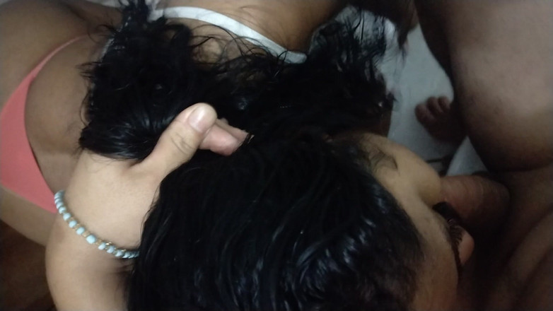 Jr and denies: Min stygga vän kom in i badrummet och suger mig...