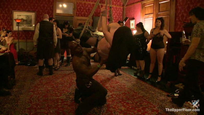 The Upper Floor by Kink: Artă și sex 3!