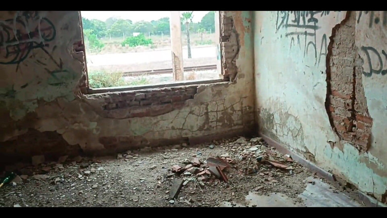 Karely Ruiz: Menyetubuhi adik iparku yang berusia 20 tahun yang panas di stasiun...