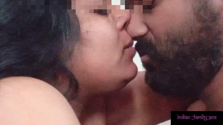 Indian IFS: Indian Stepmom Kissing and Fucking