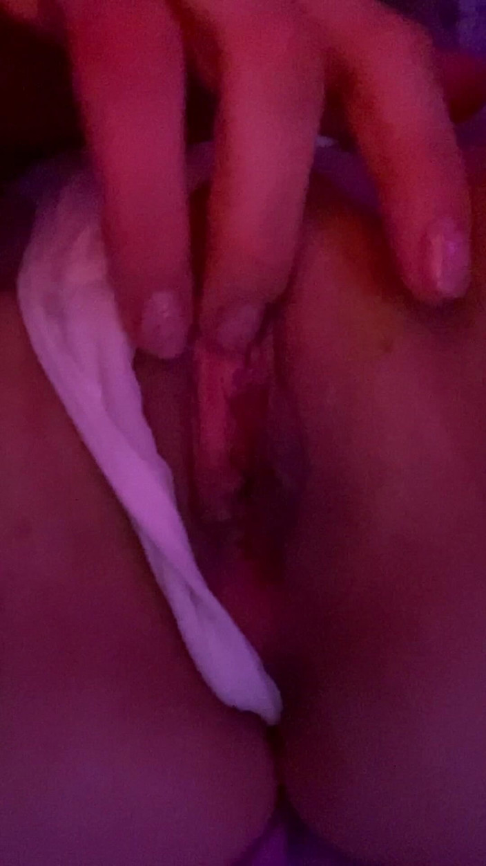 Durka228: Memekku dientot habis-habisan sampai mencelupkan ke dalam