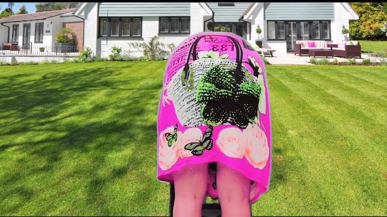 Kitty_Cross: Luaran. Cosplayer Penari seksi Shemale