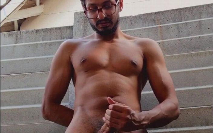 Otter jock: Full outdoor jerk off with an epic cumshot at the...
