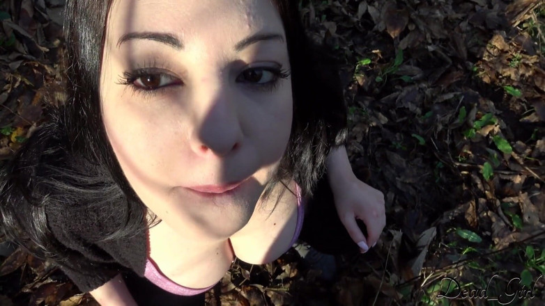 Dead Girl: Girl cum in her mouth in a wood