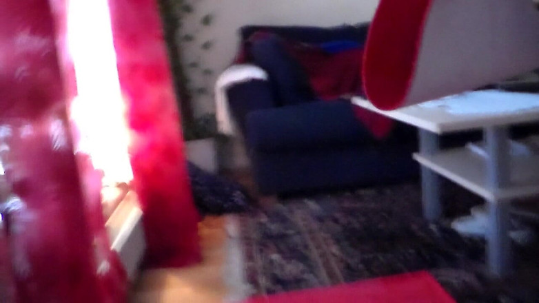 Sex hub couple: Jen在毛巾上撒尿