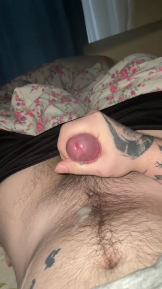 AlexRitchh: Cum on my stomach