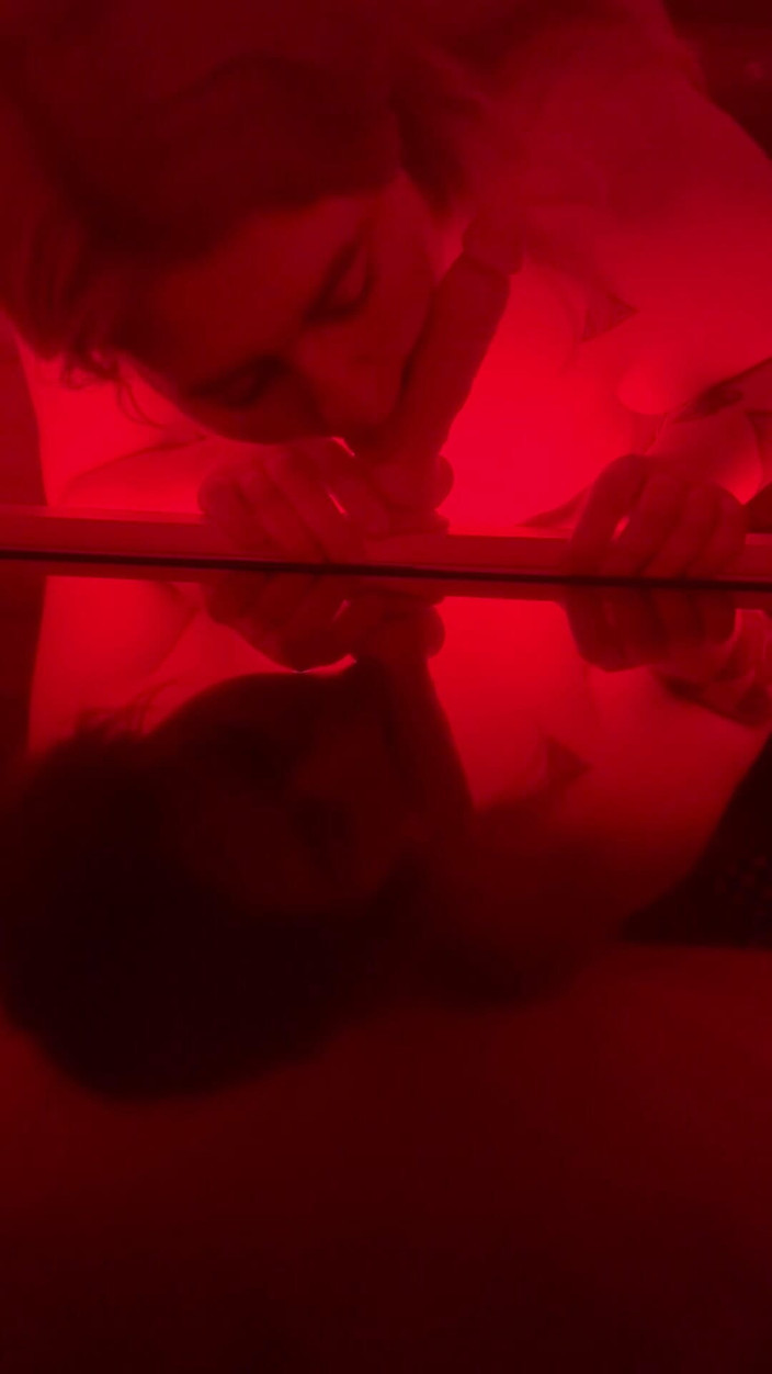 Quinnicide: Grandota milf hace garganta profunda con consolador desordenado en primer...