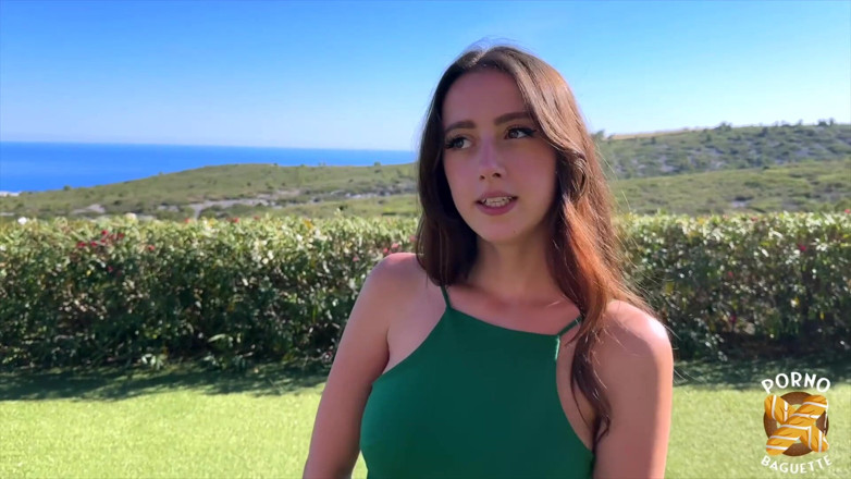 Porno Baguette: Hellolimoon, Hot Girl, Wants Two Cocks to Fuck Her