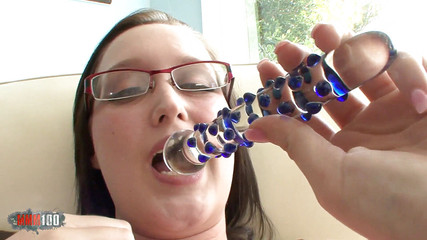 MMM100: Um dedo na bunda