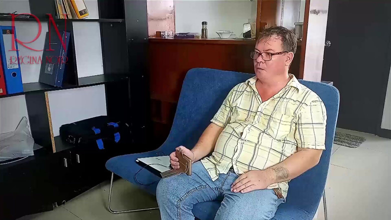 Regina Noir: Sexretary - Clientul de la birou fute o secretară proastă. Futai în...
