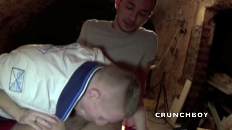 Crunch Boy: Straight Latino accept to fuck a gay in discreet basement