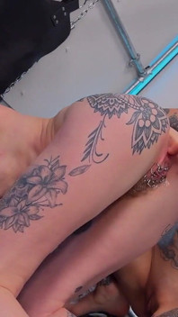 Squirting Lesbians: Rosa Rosebud Vs Mistressae and the Sybian