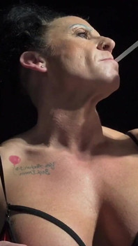 Kandys fumando joi duplo cig esperma comando