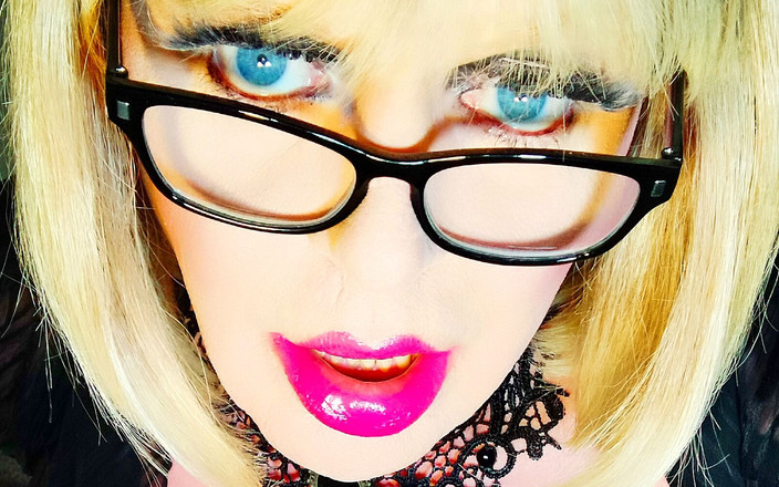 Emma Browne: Zlobivá trans žena v punčochách a podpatcích