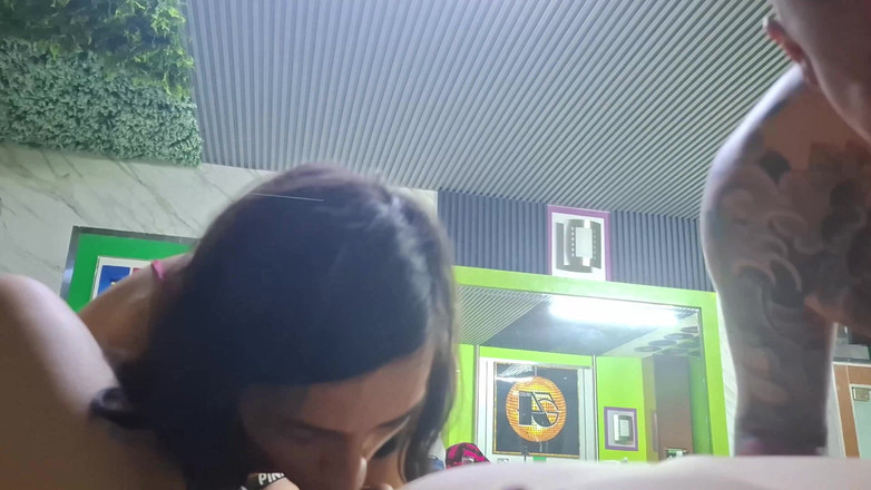 Crystal Phoenix: Dua banci ngentot sama pria bertato