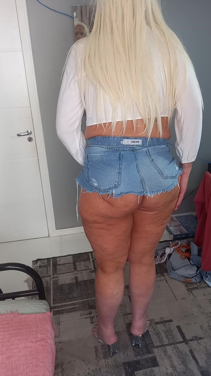 Sexy ass CDzinhafx: मेरी सेक्सी Marked Butt