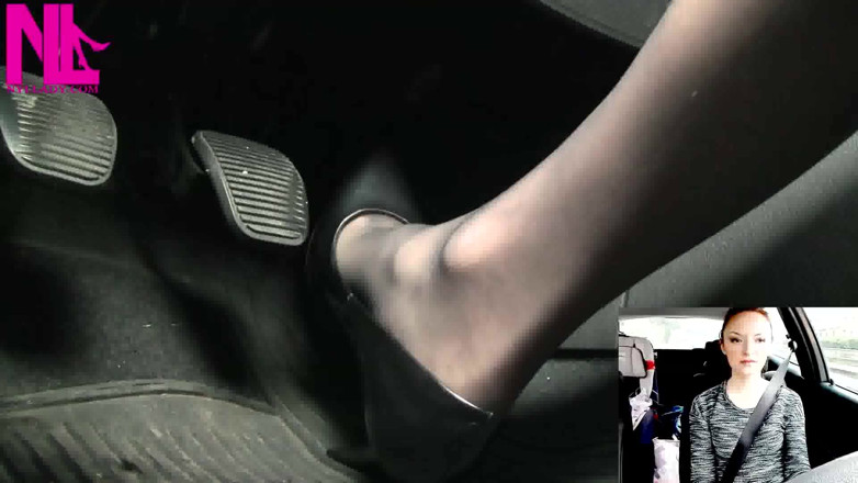 Nyllady: Driving in Grey Pattent Pumps and Pantyhose