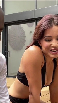Full Backstage Interview with the Beautifull Melia Rose