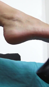 Cruel Reell`s Stilletos Dangling!
