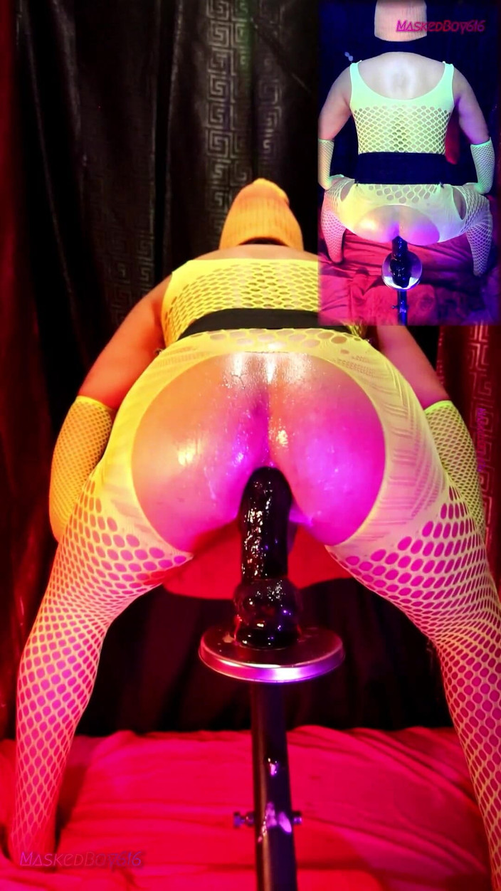 Maskedboy616: Studsar min oljade rumpa, i gula fluorescerande underkläder 4