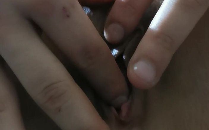 Hard &amp; Rock cc: Amazing Slut Wife Playing Solo Fingers