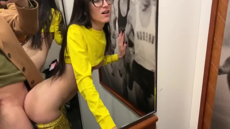 Eva Keks: Risky Fuck and Blowjob in the Fitting Room of the...