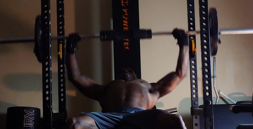 Hallelujah Johnson: 阻力训练锻炼关键 ohsa 的目的是观察客户的运动模式和识别运动