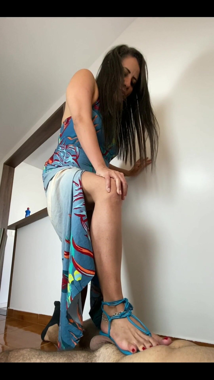 KiffaFeet: Coup de bite 7 - la déesse Kiffa dans des sandales sexy...