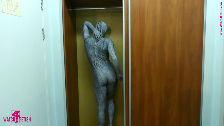 Gymnastic: Surprise in the closet