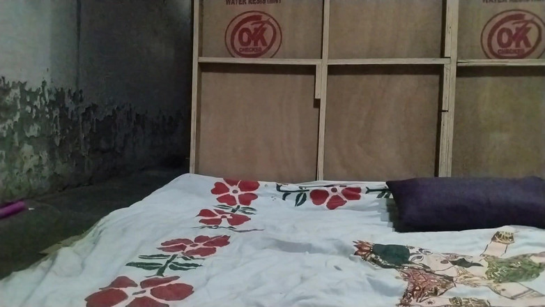 Mannirkuok: Pasien memakamkan perawat dengan ganas