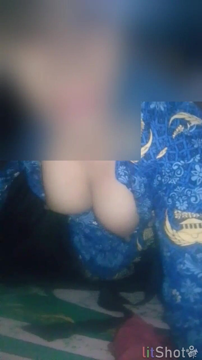 Astriana88: Любительские кадры красивой мачехи государственного чиновника с офисным водителем на складе