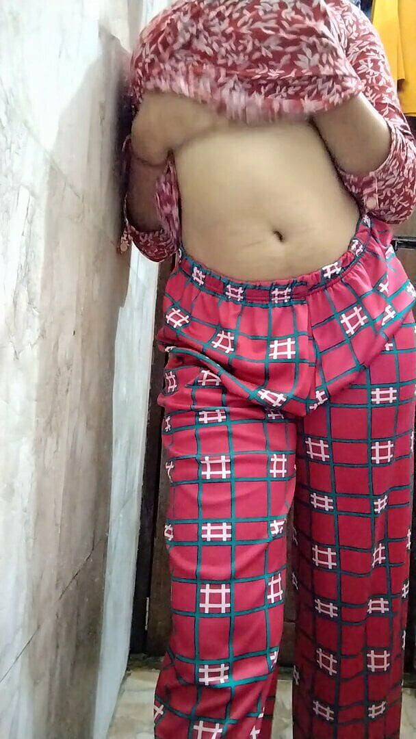 Riyathakur: Ternampak isteri yang baru berkahwin mandi berbogel