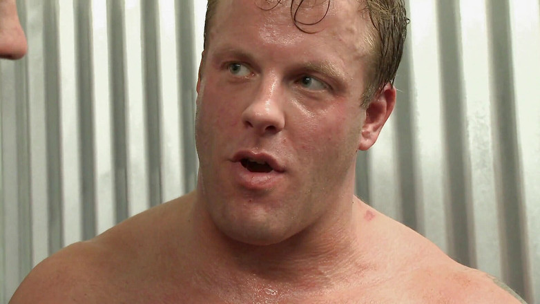 Lucky Cooch: 핫한 십대 섹스홀의 무거운 난폭한 보지가 정액으로 가득 차 있는 것처럼 보입니다.