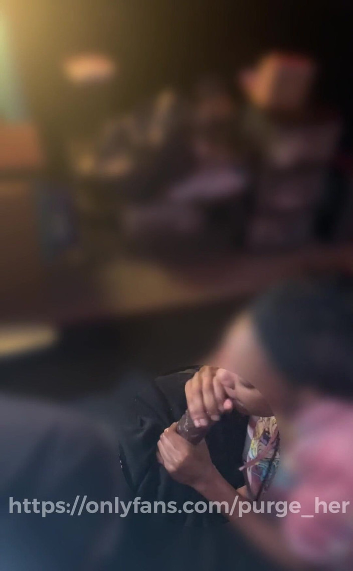 Purge_her: Stříkání do pusy a na její rty