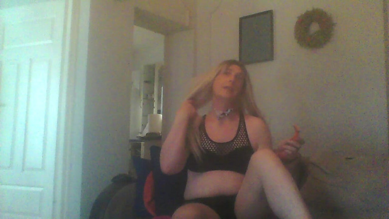 SarasinnerX: Sarah正在剃毛