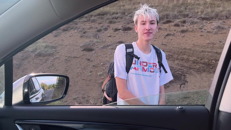 Oliver Strelly: Roztomilý Twink a Děvka Kouří Nevlastnímu Otci V Autě Péro