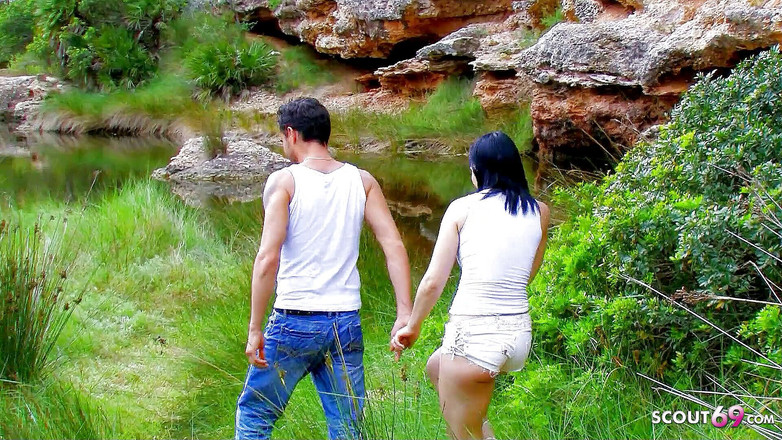 Full porn collection: Teen Angell měla poprvé sex se svým nevlastním bratrem na...