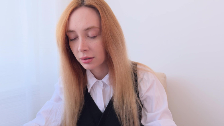 Loly Nebel Studio: The Most Beautiful Girl in the Office Suddenly Noticed You