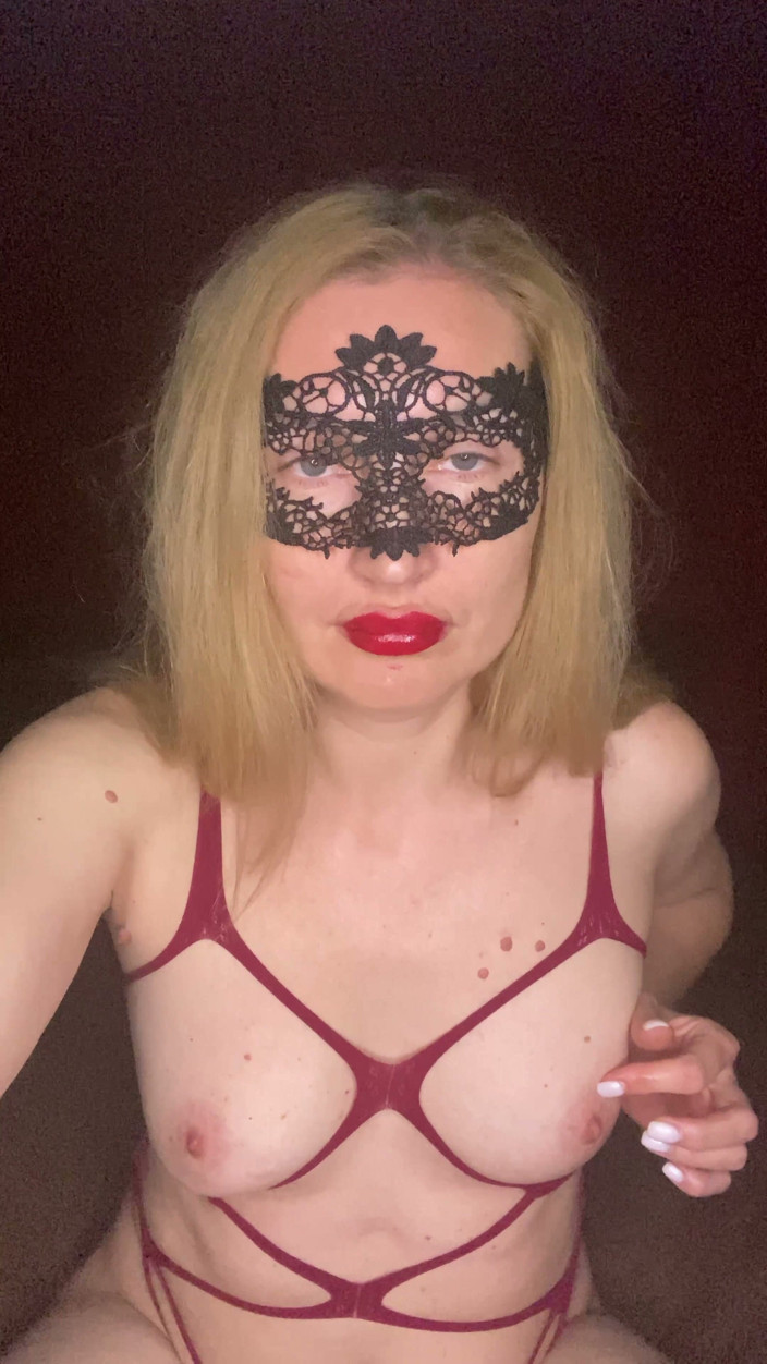 PrivateFlame06: Steht mir rot?