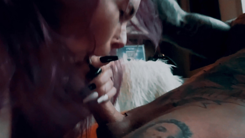 DarlingxBlaze: Ona daje mi niechlujny obciąganie na moim przebitym kutasie na...