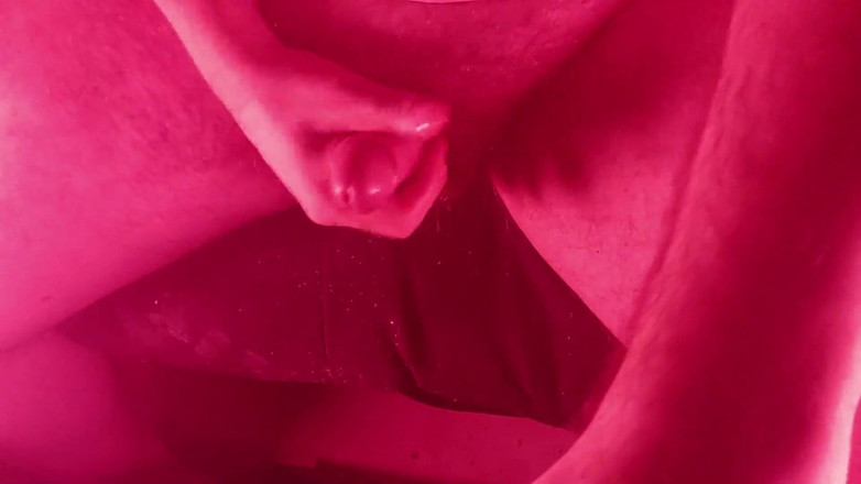 Au79: Masturbacja z widokiem na głowę z ładnymi czerwonymi światłami