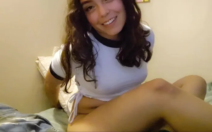PetiteHorny: Pretty Woman Loves to Masturbate
