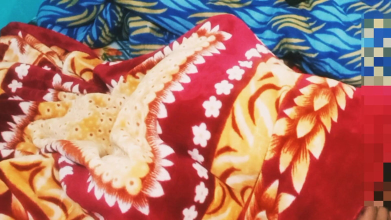 Manjushukla: Nieuw stel dat samen romantiek heeft.