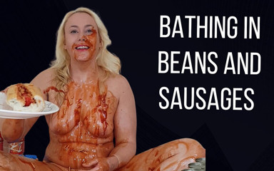 Michellexm: Bagno con fagioli al forno e salsicce nude