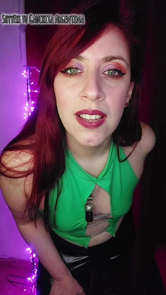 Tu Gauchita Argentina: Your Stepmother Welcomes You With A Very Humiliating Foot JOI...