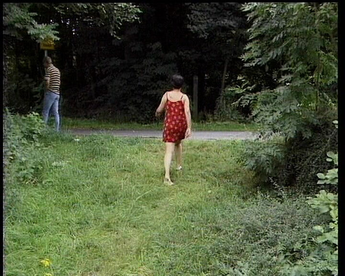 German's Fetish: ドイツのアマチュア美女が外でアソコで遊ぶ