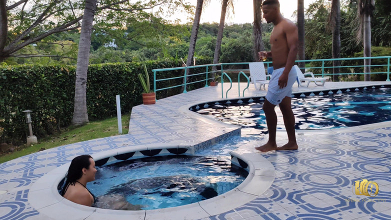 Rioc69: Muchos Sol, Mucha Piscina, Y Los Hermanastros Anita Con Rioc...