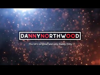 Danny Northwood: Tätowierter brocken reitet dildo, bis er kommt