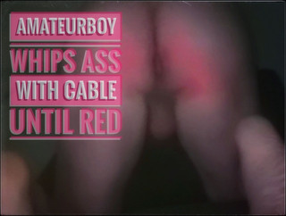 Oznob Oznofla: Il ragazzo amatoriale frusta il culo con un cavo fino...