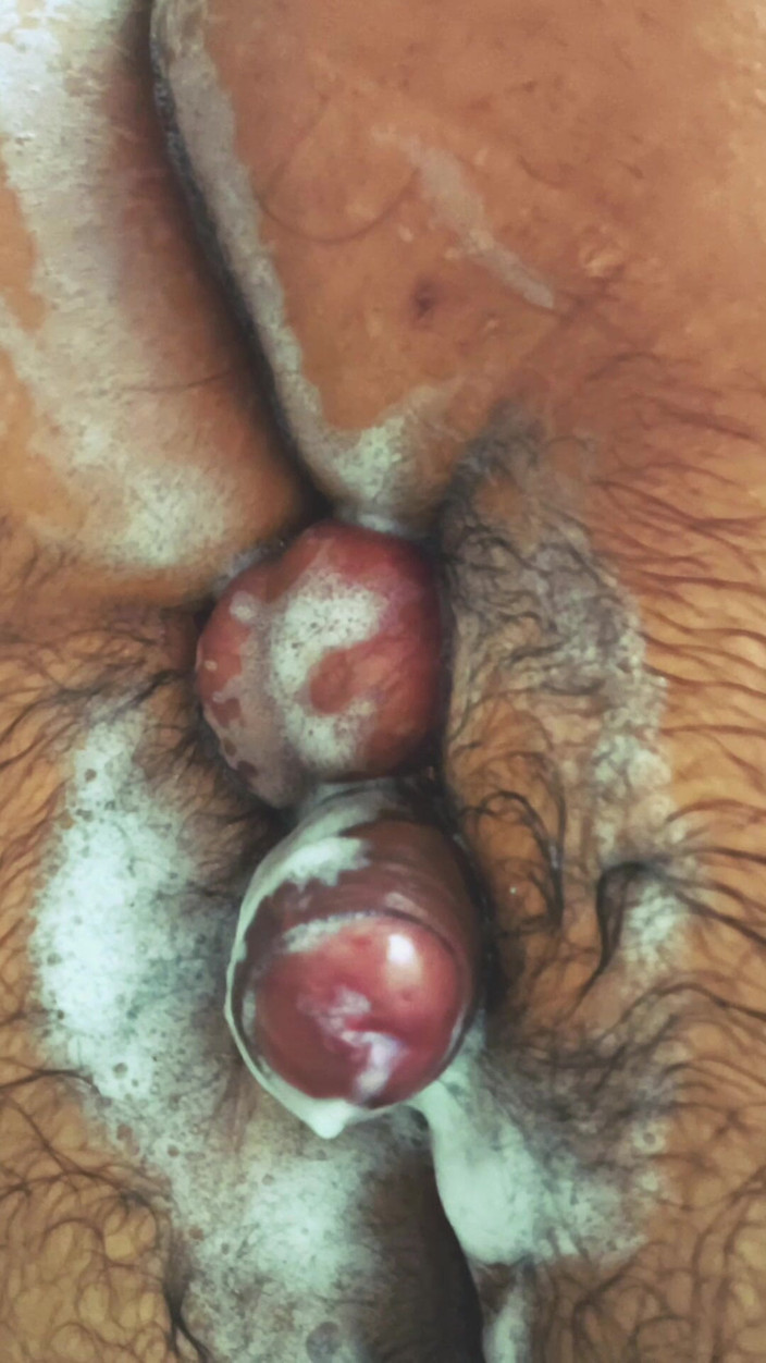 Camilo Brown: Me Puse Súper Cachondo En La Ducha Y Quería Compartirlo...